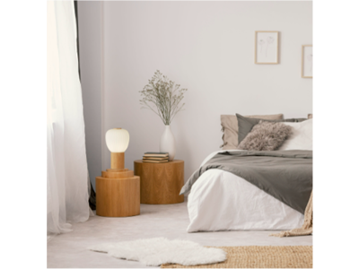 Searchlight Bordlampe Ella Træ & Opal Ribbet